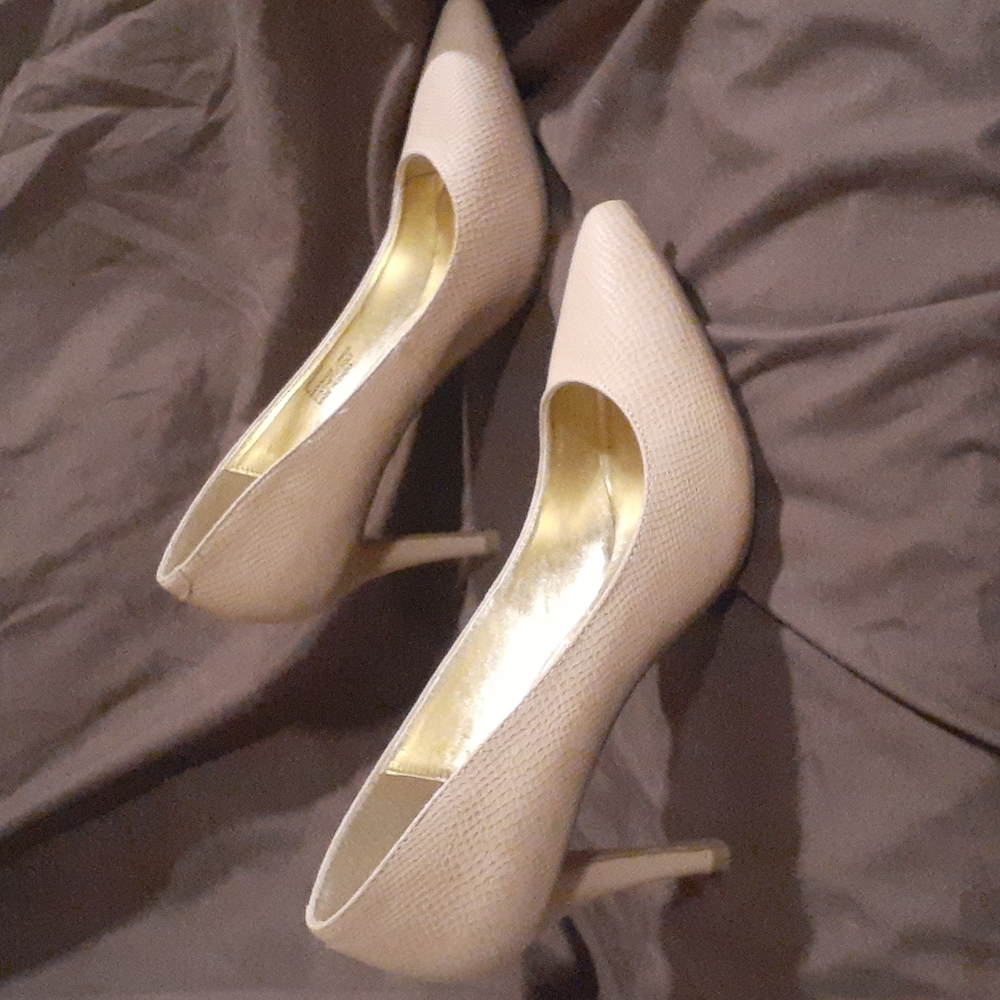 Nude heels snakeskin texture